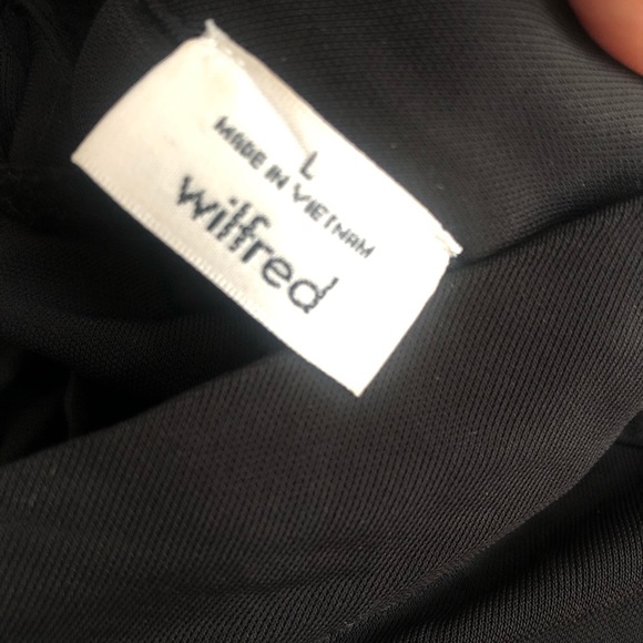 Aritzia Wilfred Open back tie Blouse - Picture 3 of 4